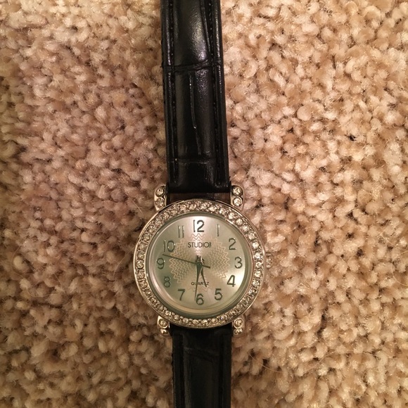 Woman’s Watch - Picture 3 of 5